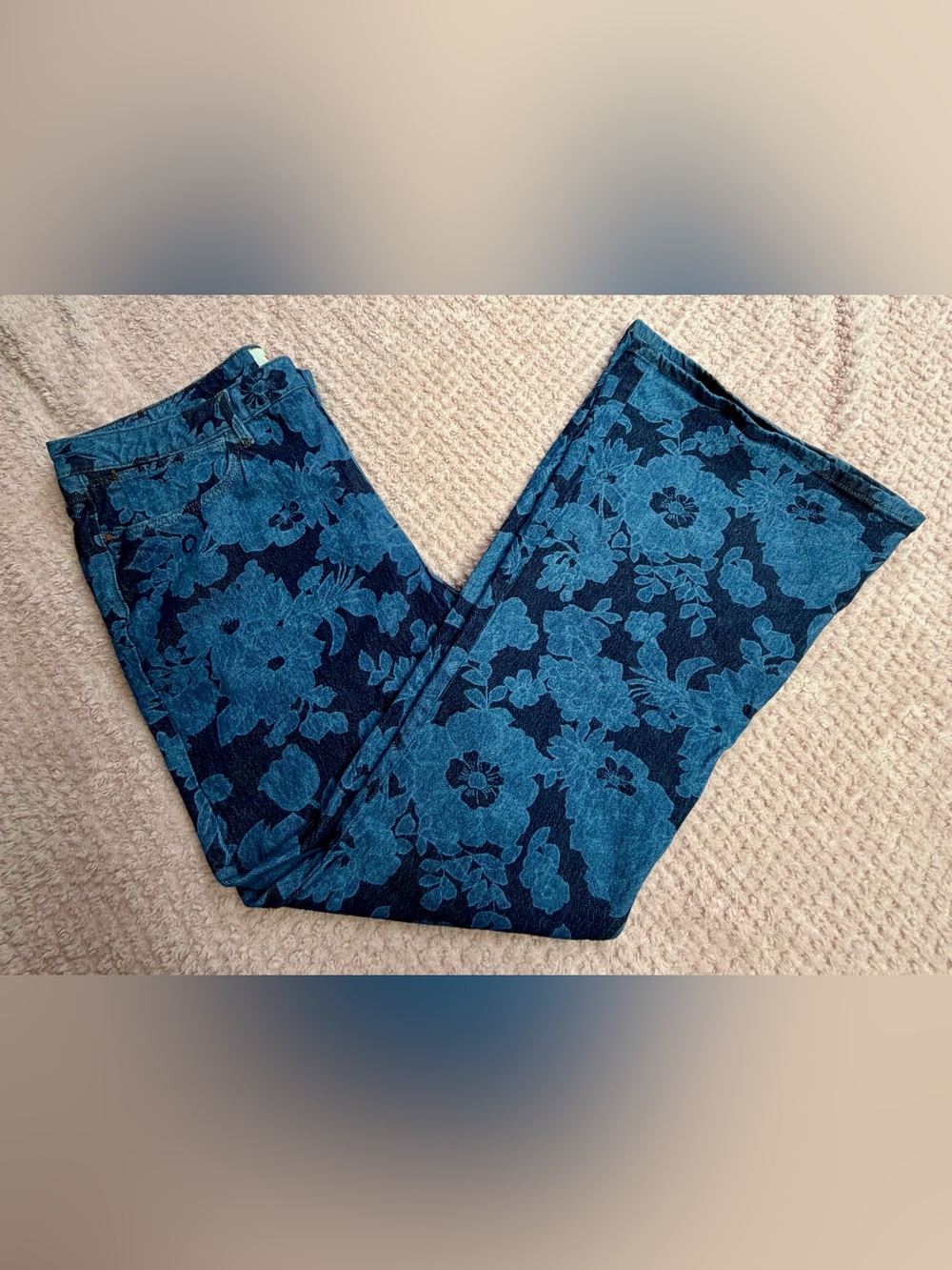 Wrangler Floral High-Rise Fierce Flare Jeans- Size 16 - Picture 3 of 12